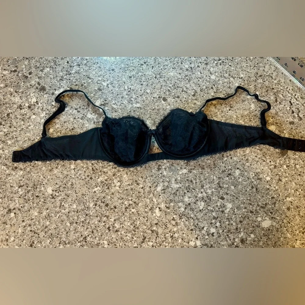 Victoria's Secret Black Demi Bra - Size 34C ✨ - Picture 2 of 7